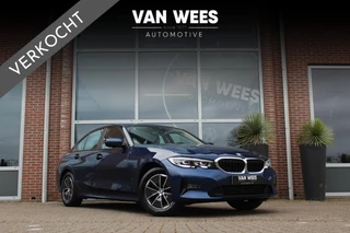 ➡️ BMW 3-serie 318i G20 Sedan Executive Edition | 1e eigenaar | NL auto | Camera | LED | DAB | Carplay | PDC | Sportstuur | Cruise control | Bluetooth |