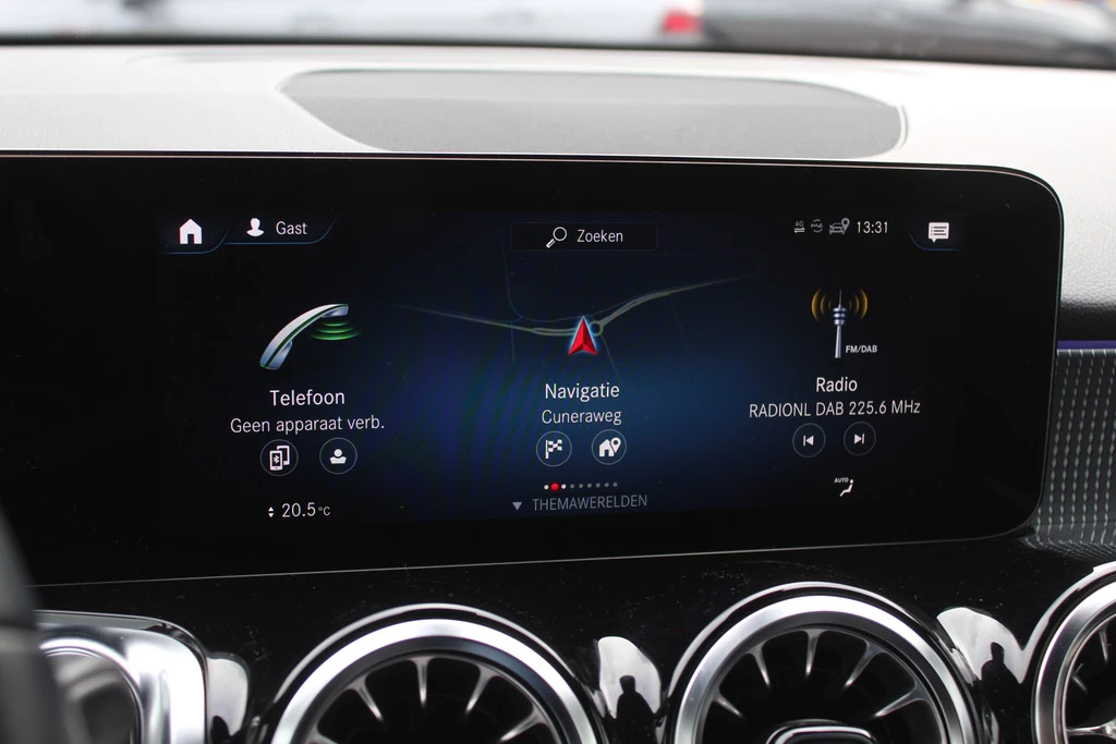 Hoofdafbeelding Mercedes-Benz EQB