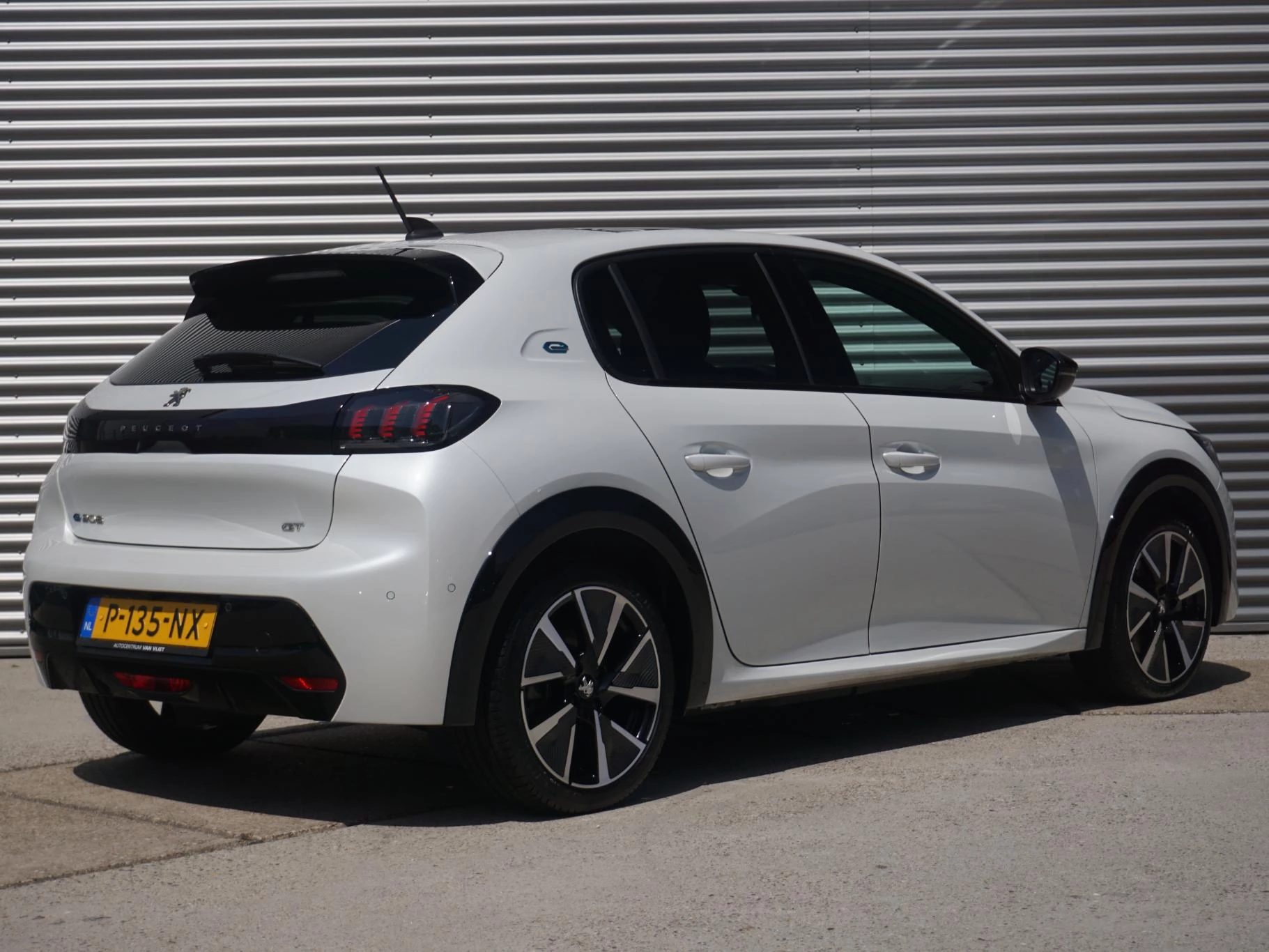 Hoofdafbeelding Peugeot e-208