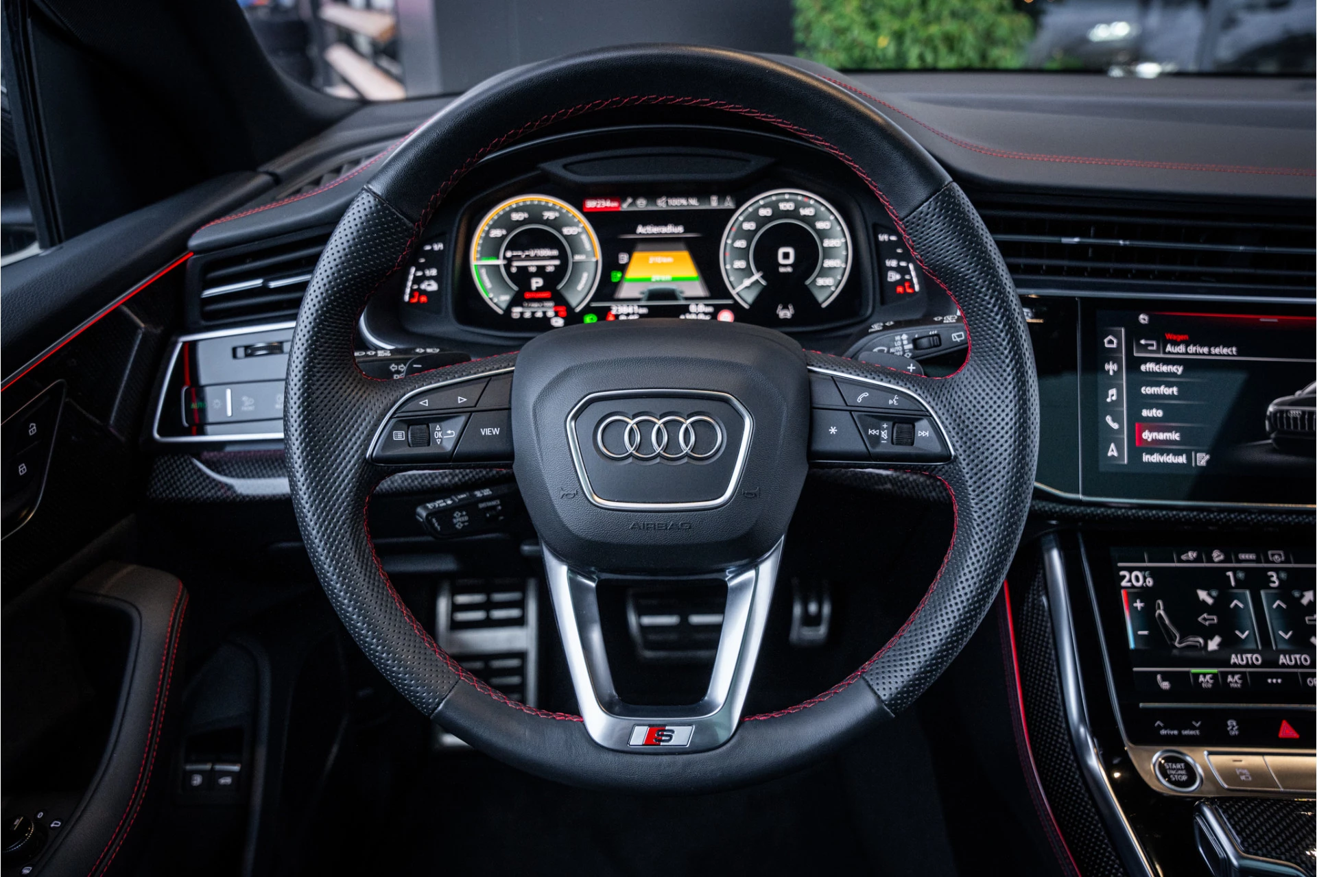 Hoofdafbeelding Audi Q8