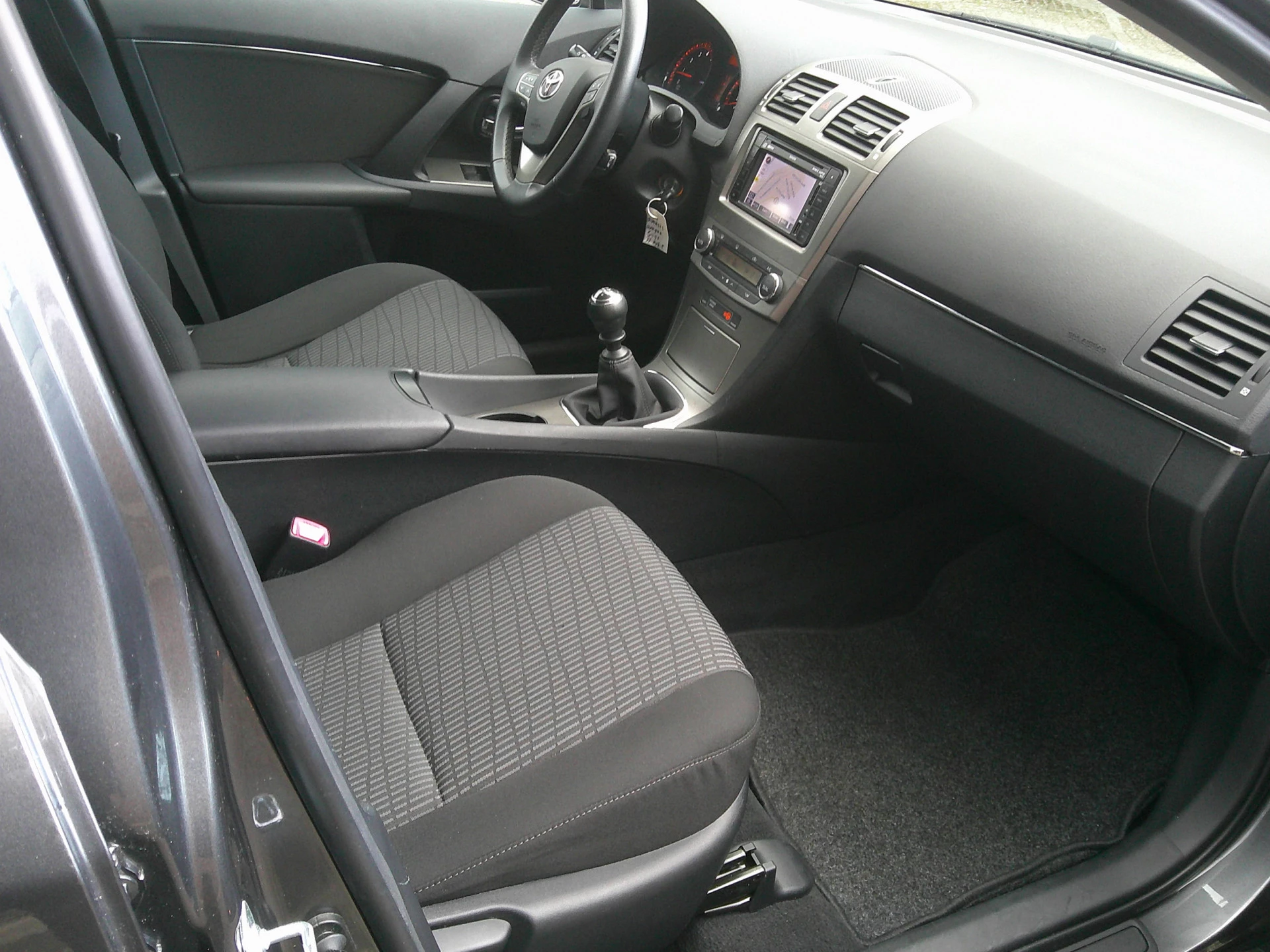 Hoofdafbeelding Toyota Avensis