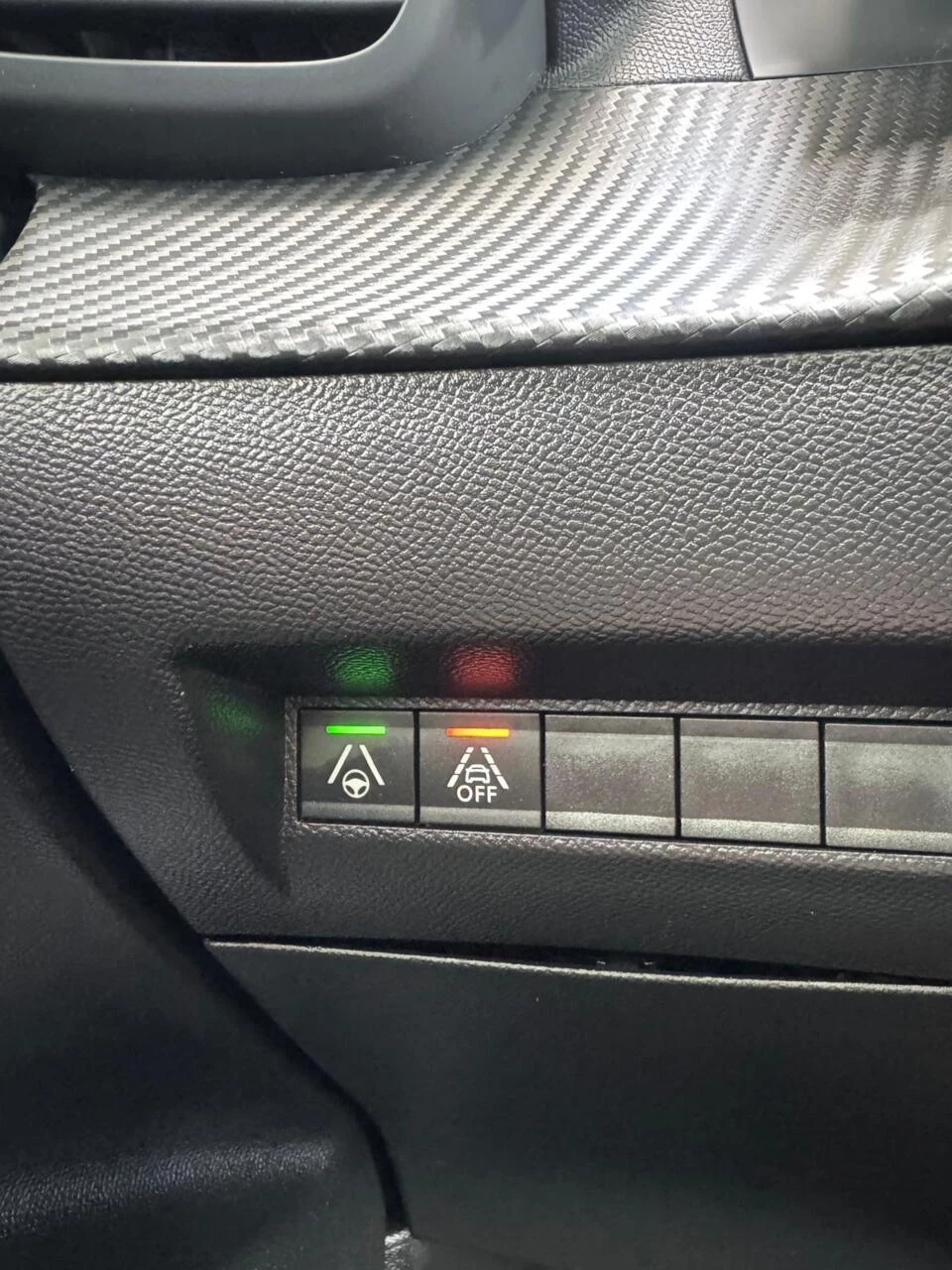 Hoofdafbeelding Peugeot e-2008