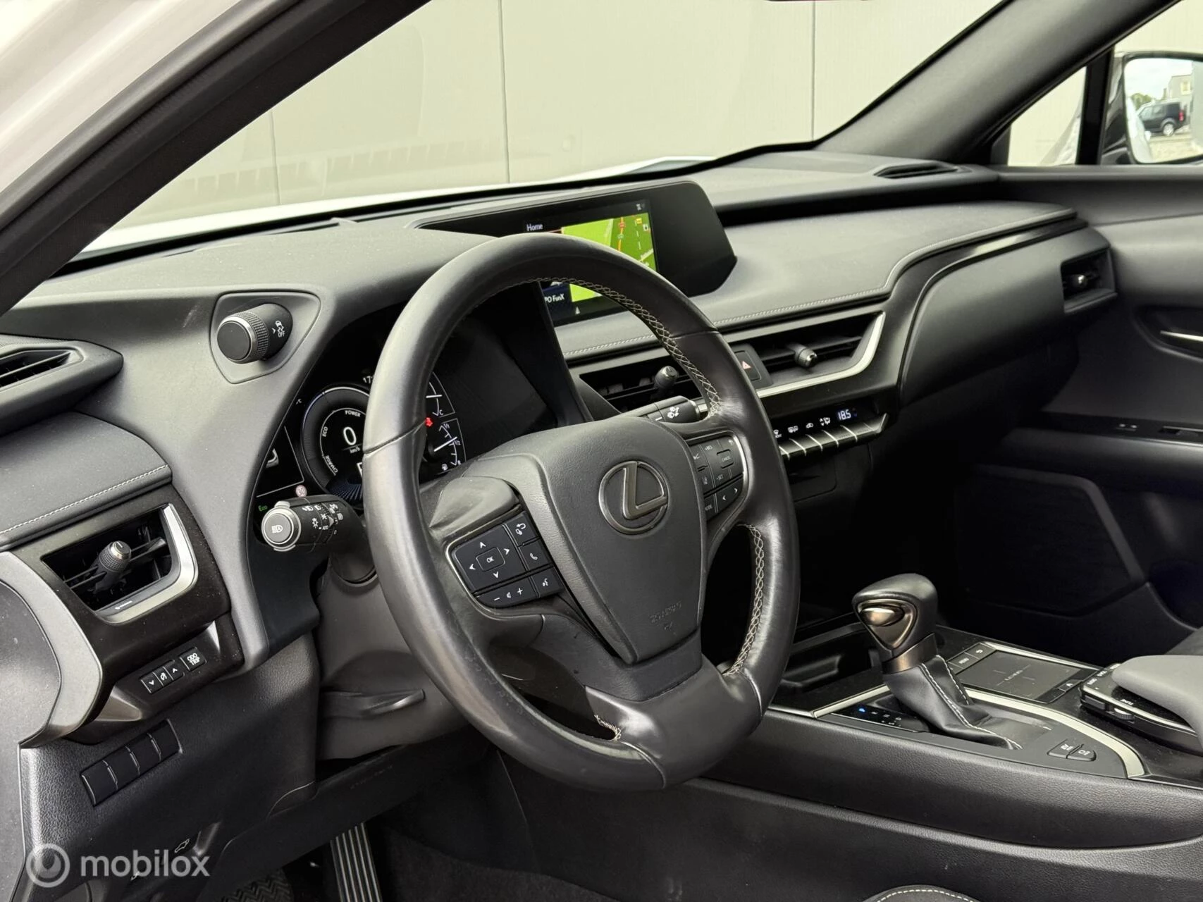 Hoofdafbeelding Lexus UX