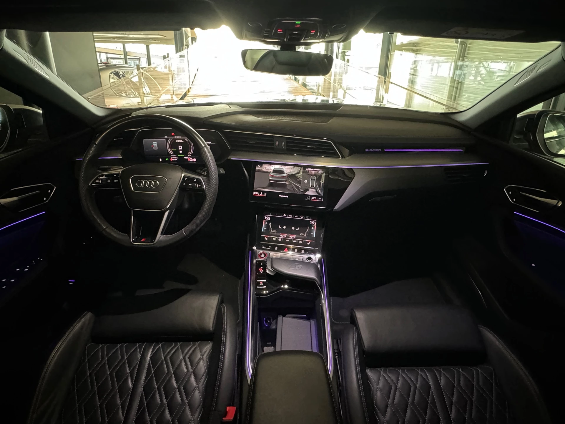 Hoofdafbeelding Audi e-tron