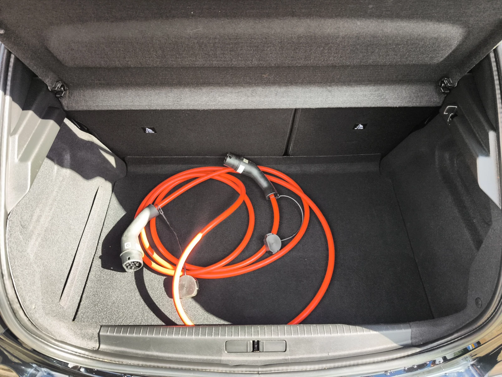 Hoofdafbeelding Peugeot e-208