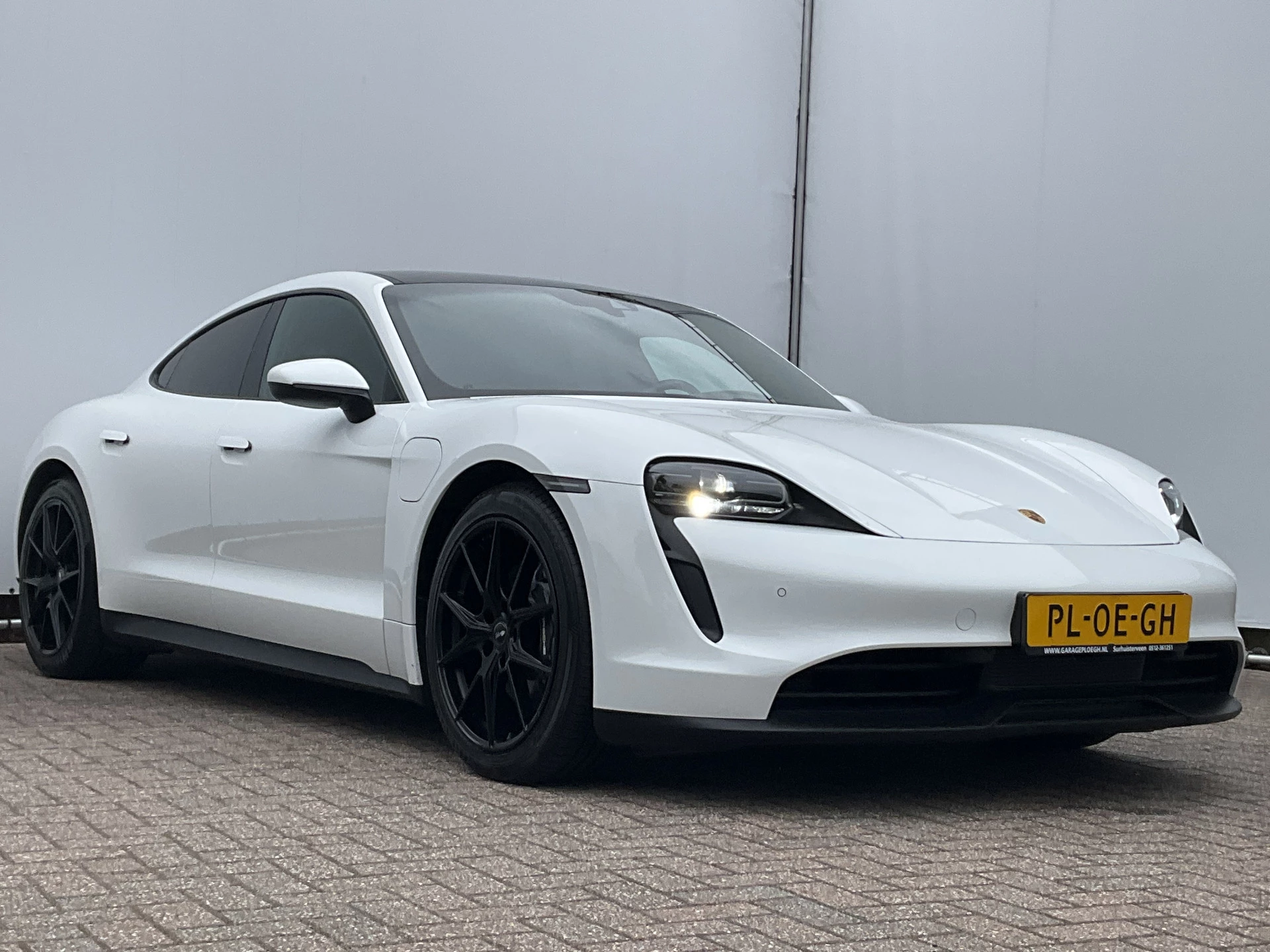 Hoofdafbeelding Porsche Taycan