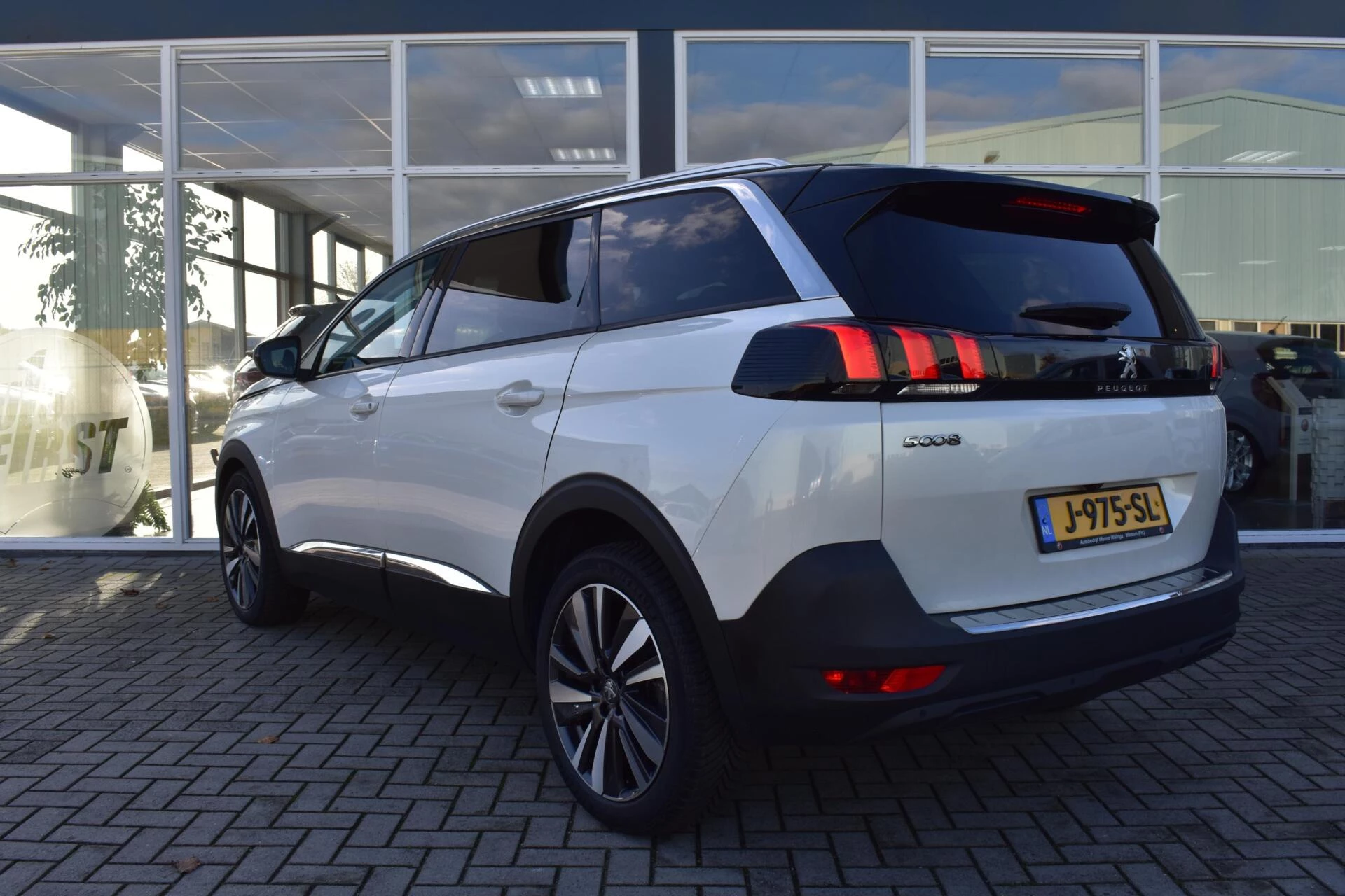 Hoofdafbeelding Peugeot 5008