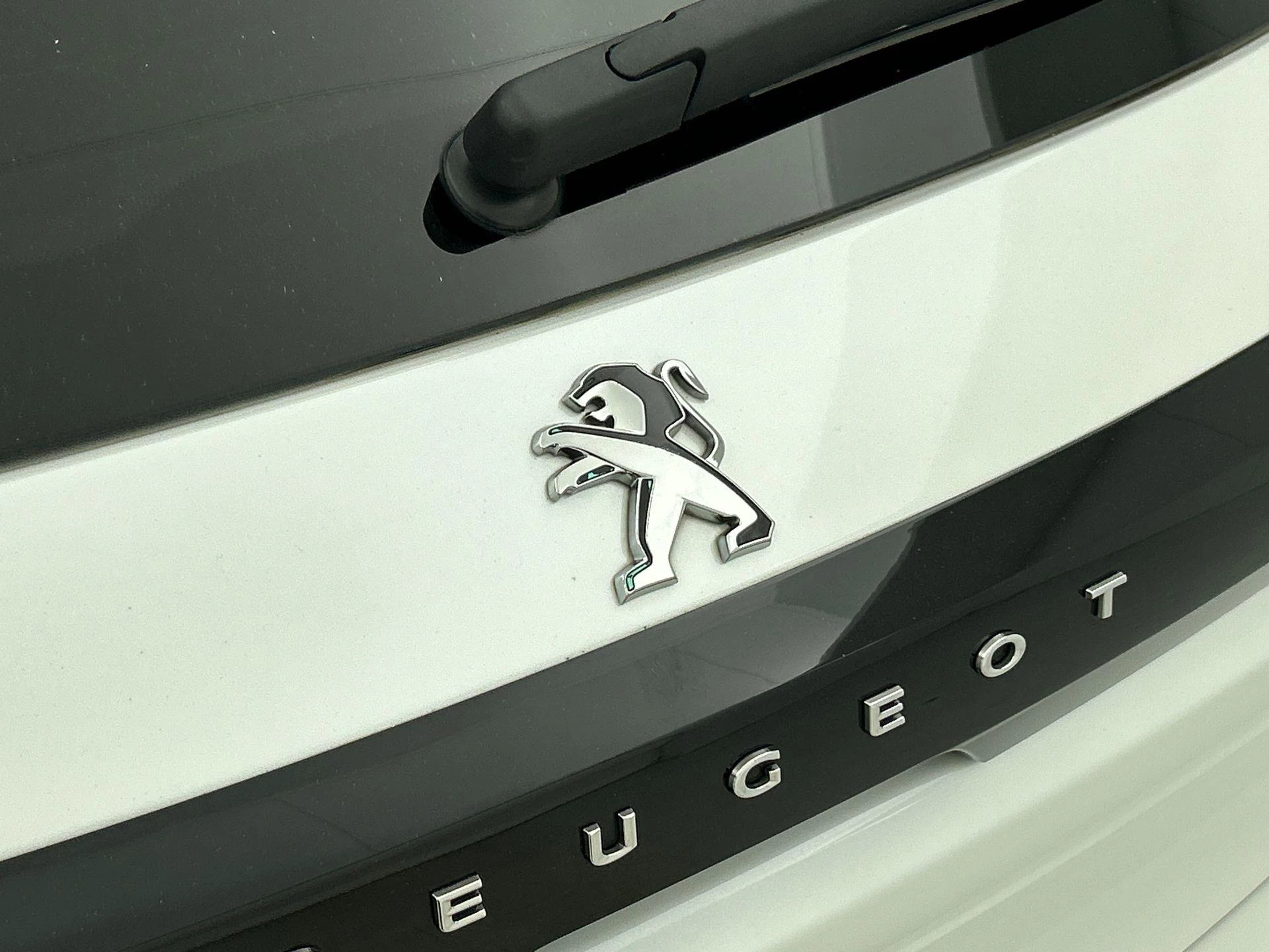 Hoofdafbeelding Peugeot e-208