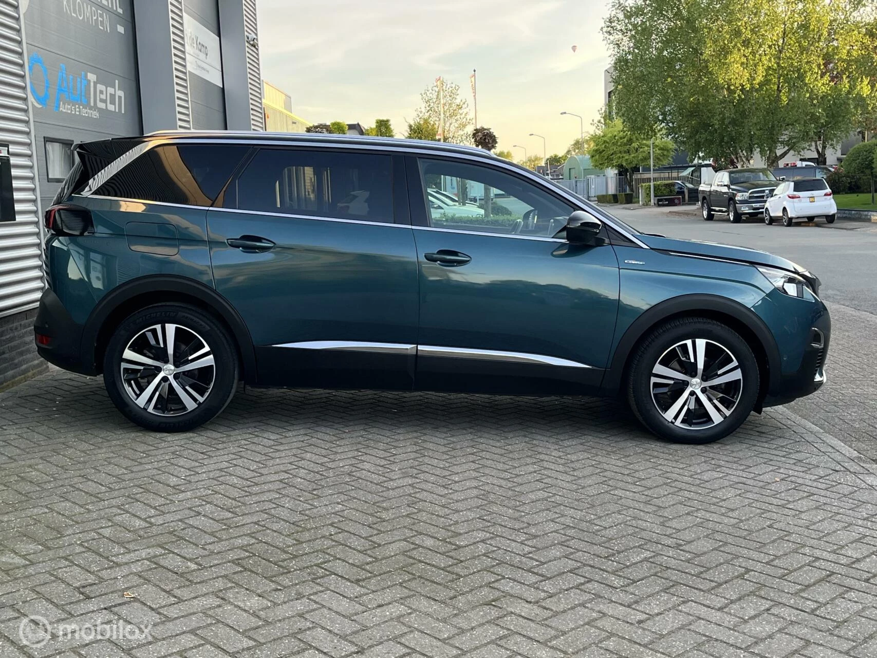Hoofdafbeelding Peugeot 5008