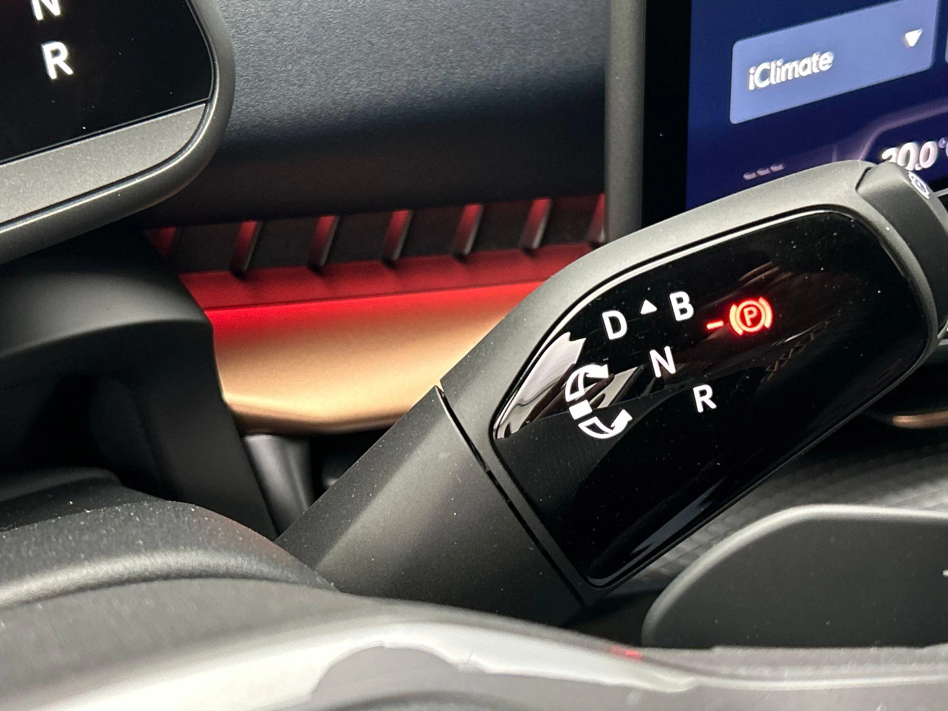 Hoofdafbeelding CUPRA Tavascan