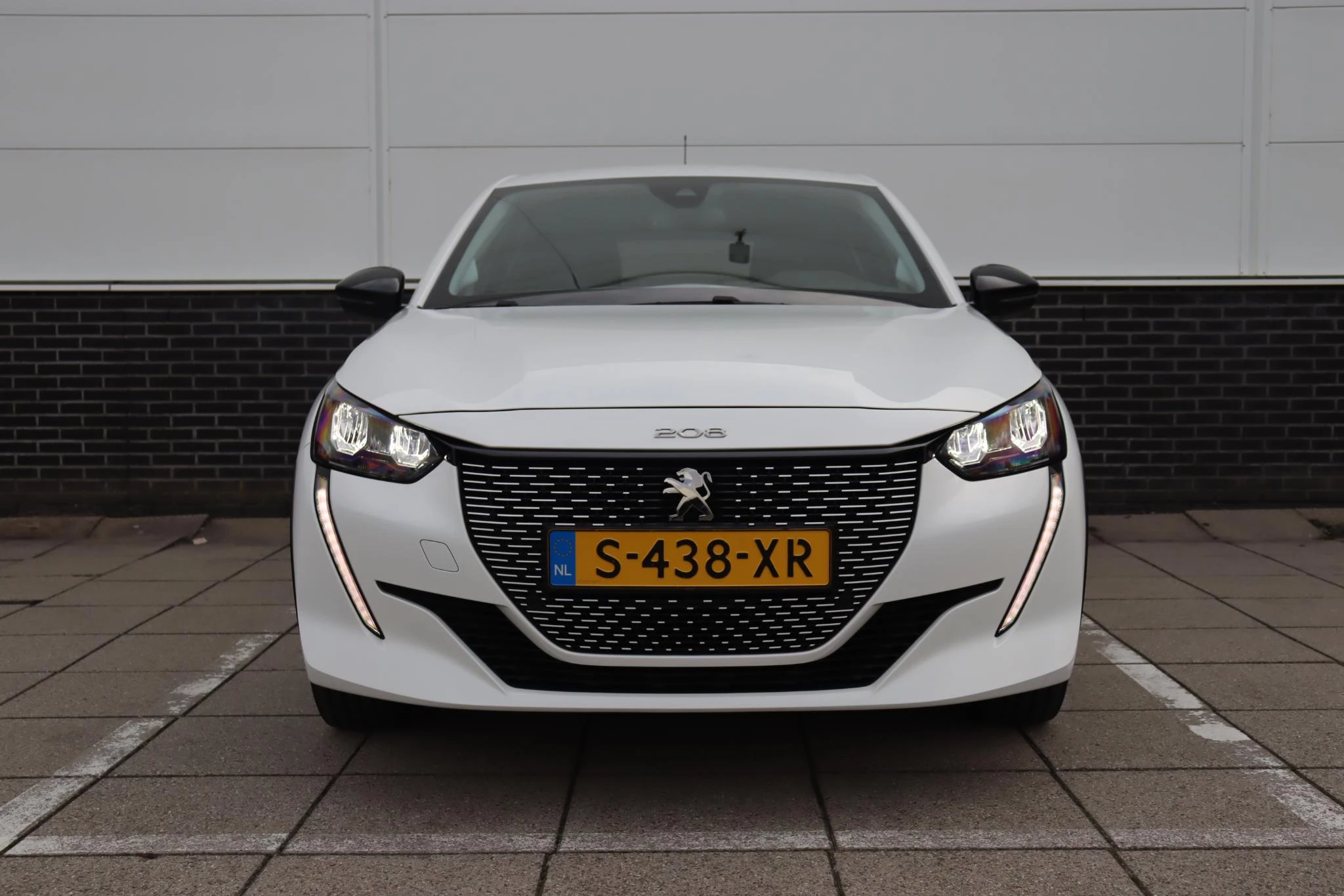 Hoofdafbeelding Peugeot e-208