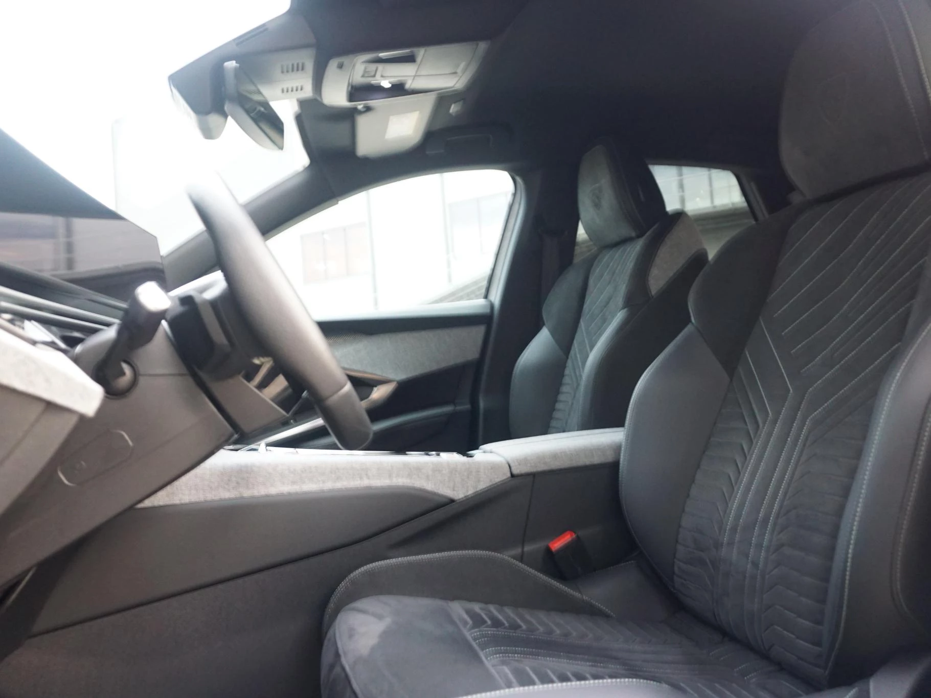 Hoofdafbeelding Peugeot e-3008