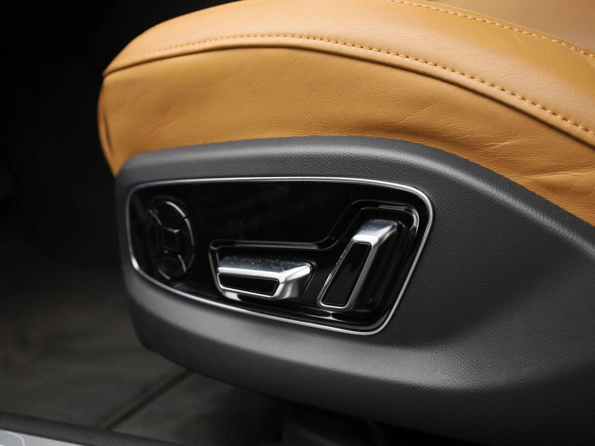 Hoofdafbeelding Audi A8