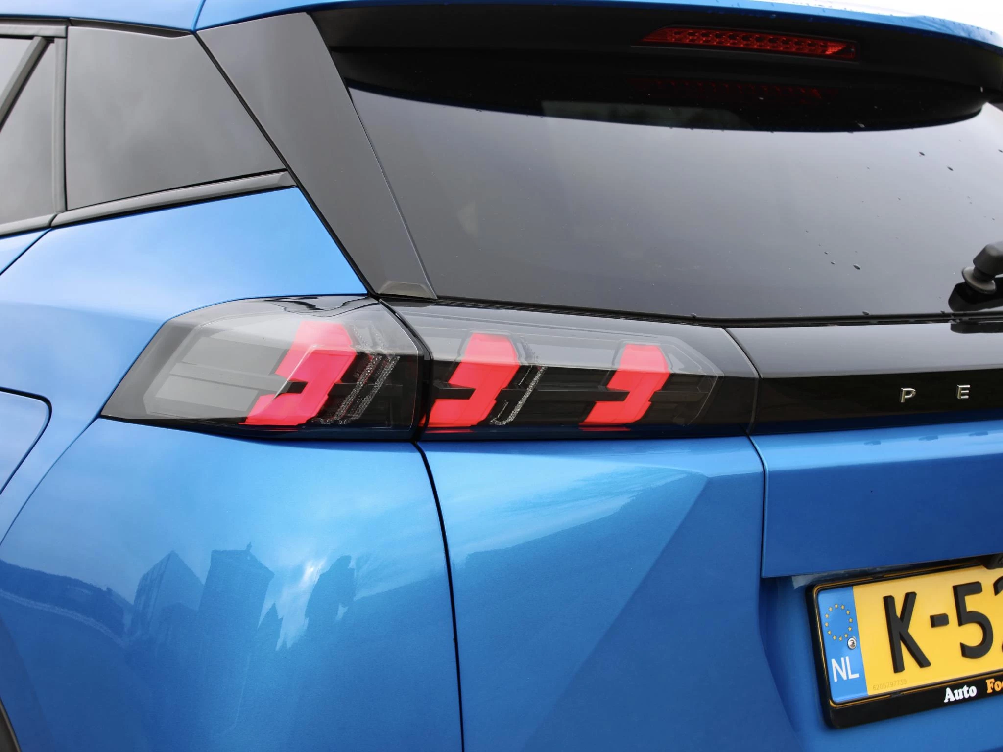 Hoofdafbeelding Peugeot e-2008