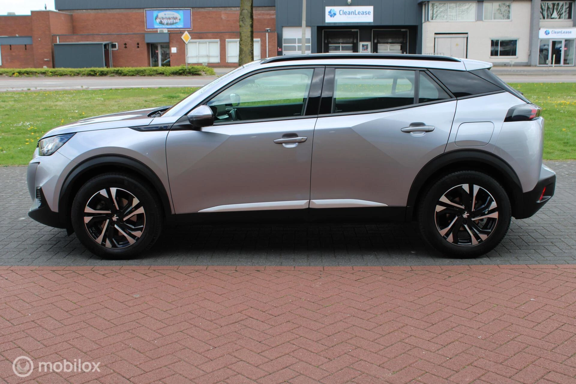 Hoofdafbeelding Peugeot e-2008