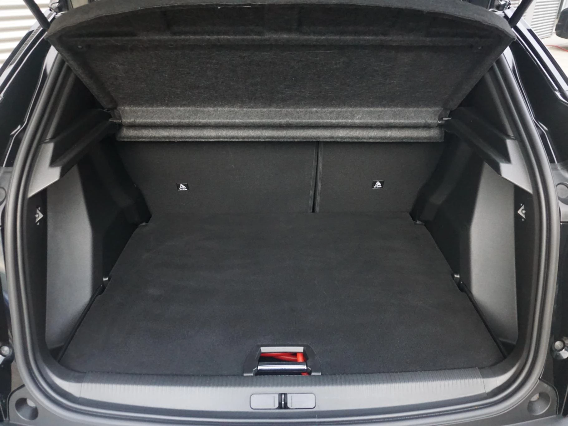 Hoofdafbeelding Peugeot e-2008