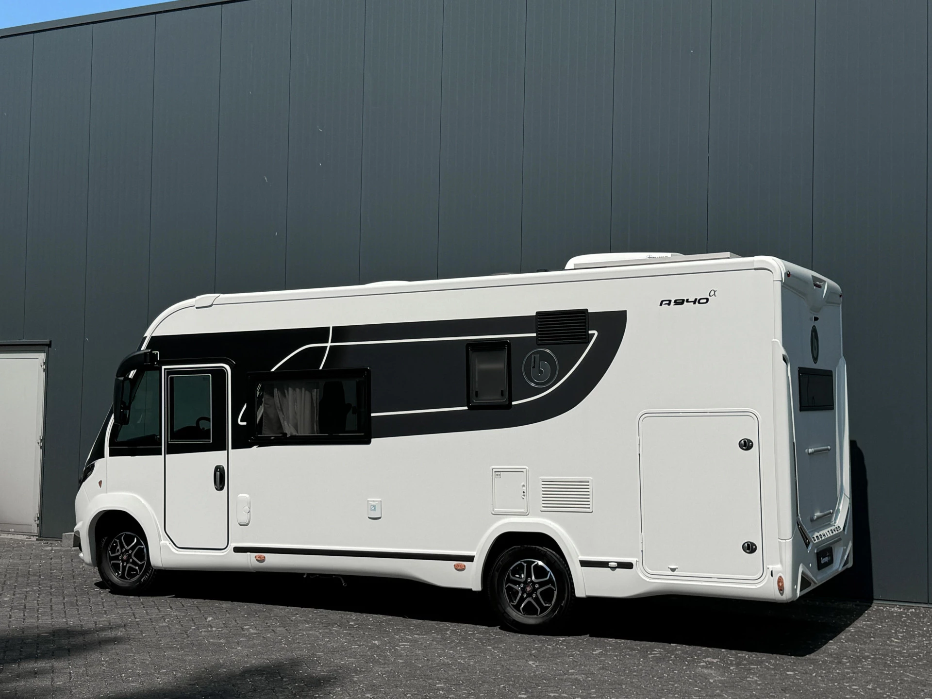 Hoofdafbeelding Benimar Amphitryon