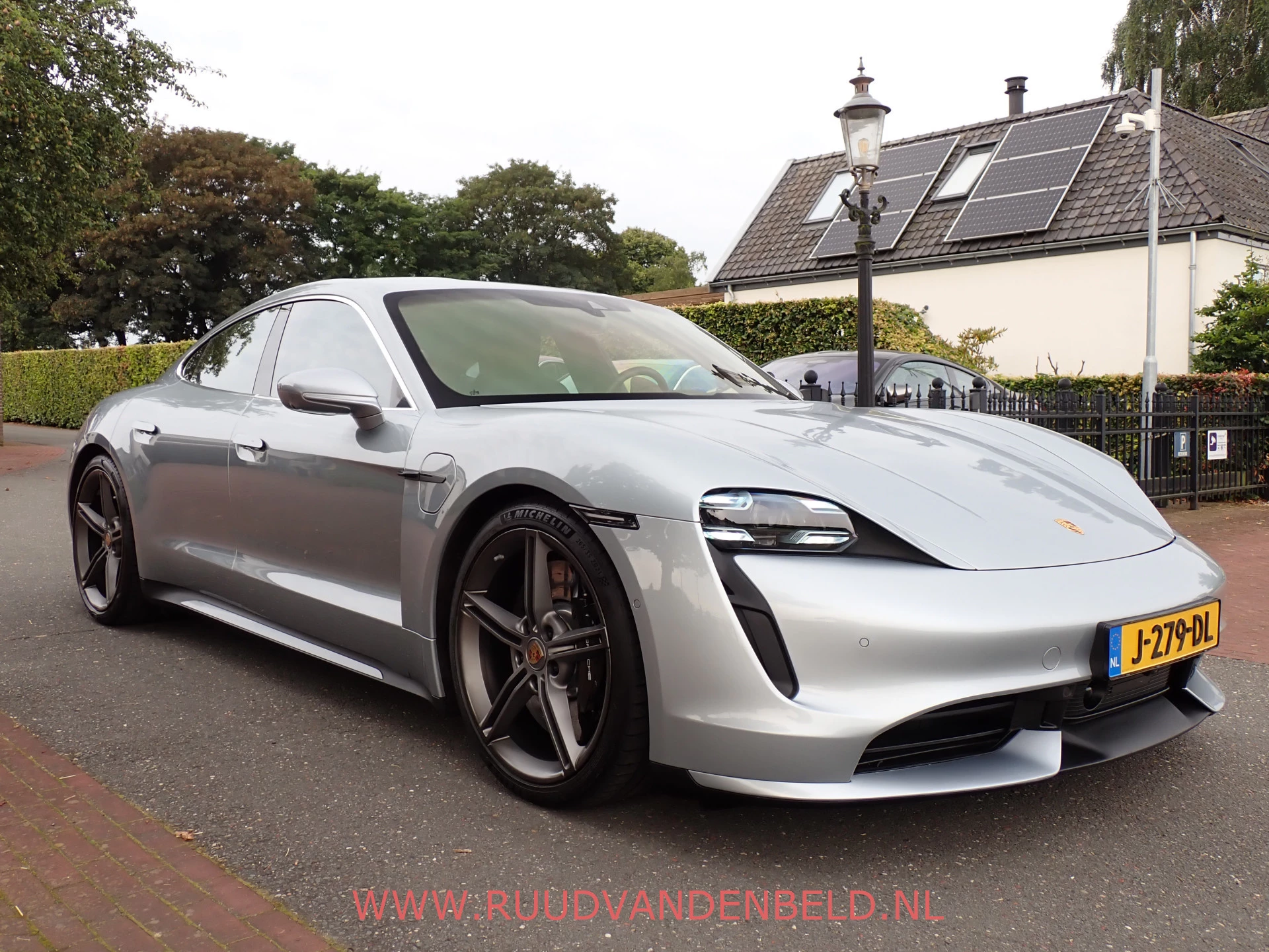 Hoofdafbeelding Porsche Taycan