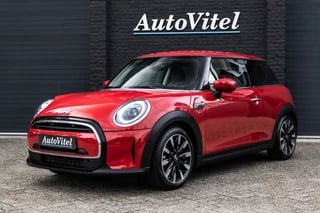 MINI Cooper 1.5 136pk | Handgeschakeld ! | Sportstoelen | NAVI + | Led | Carplay | DAB | Stoelverwarming | 2 jaar fabrieksgarantie