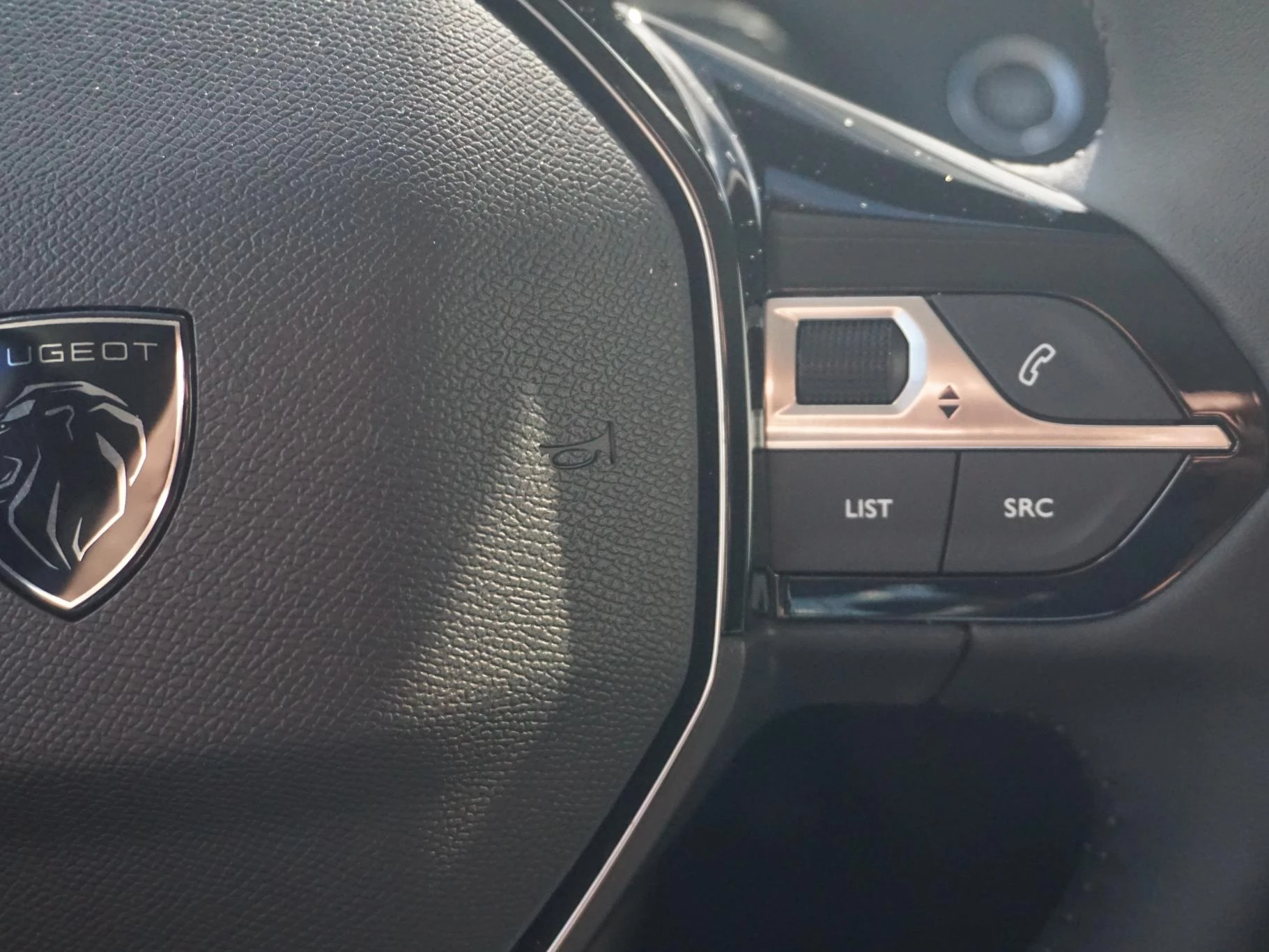 Hoofdafbeelding Peugeot e-208