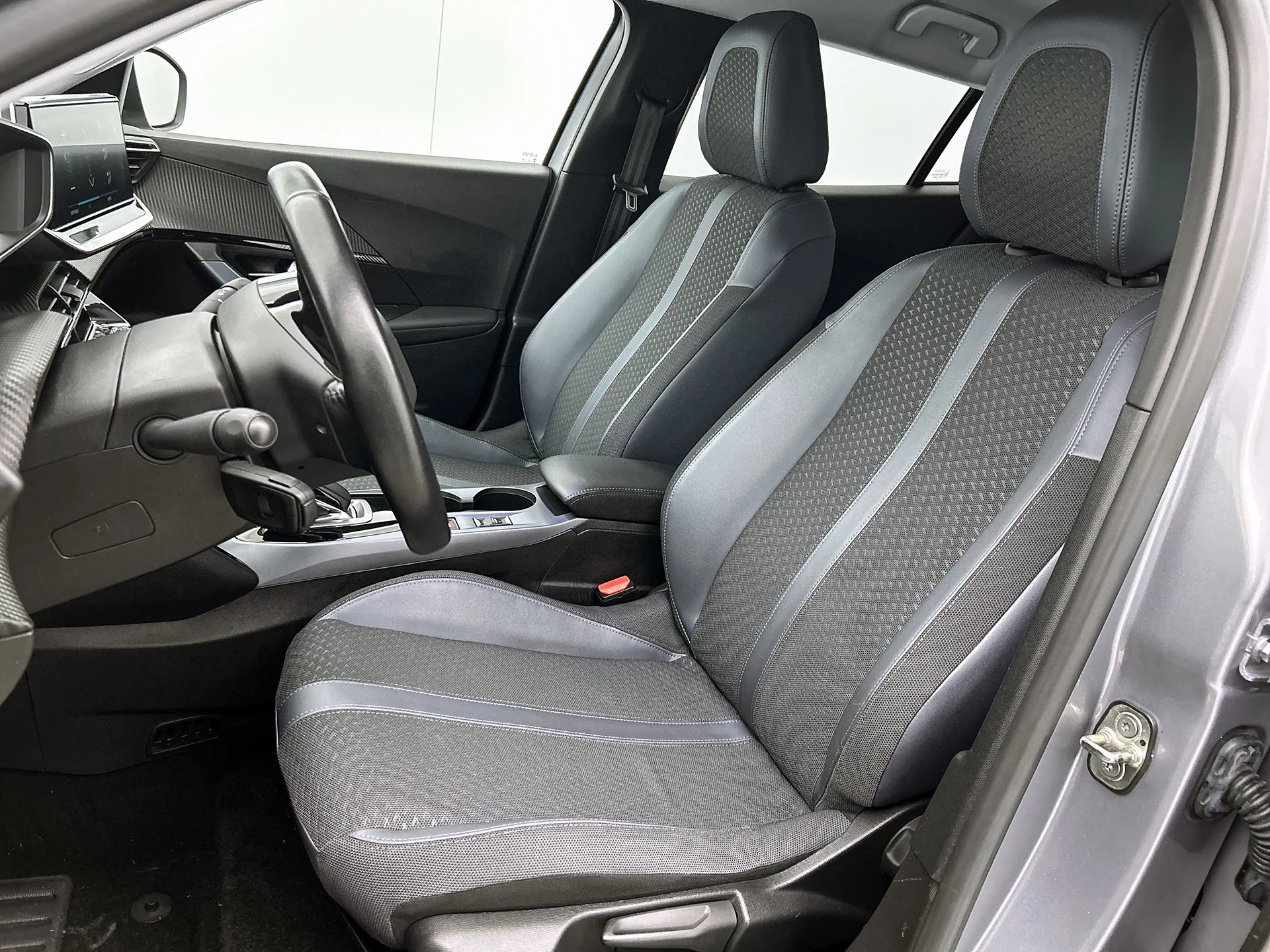 Hoofdafbeelding Peugeot e-2008