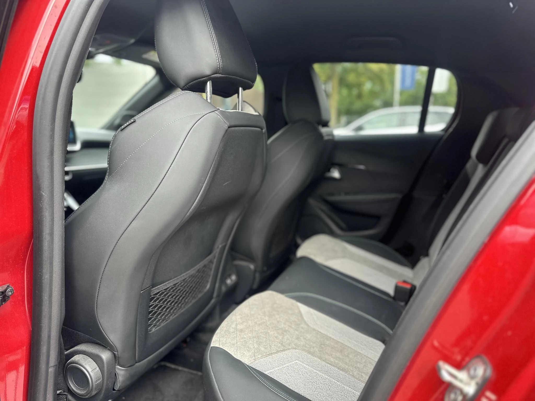 Hoofdafbeelding Peugeot e-208