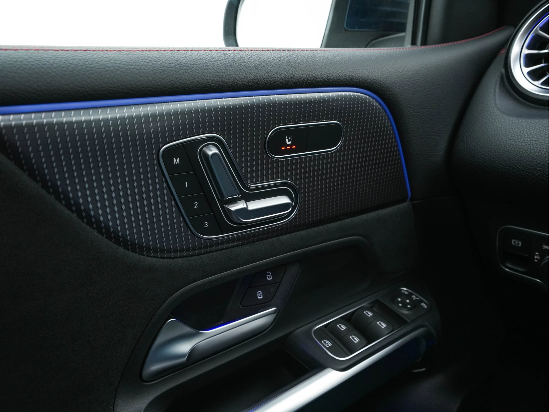 Hoofdafbeelding Mercedes-Benz EQB