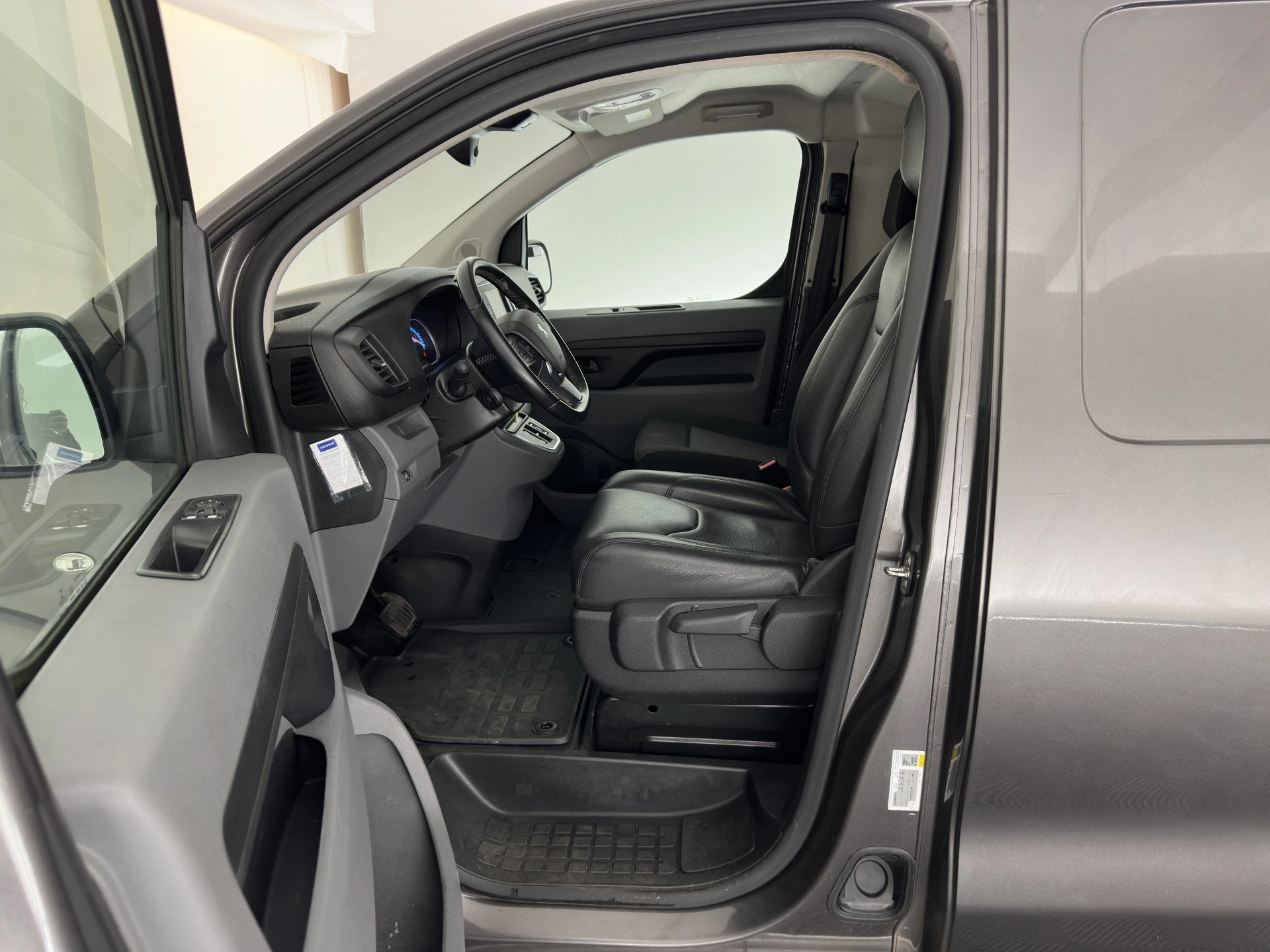 Hoofdafbeelding Peugeot e-Expert