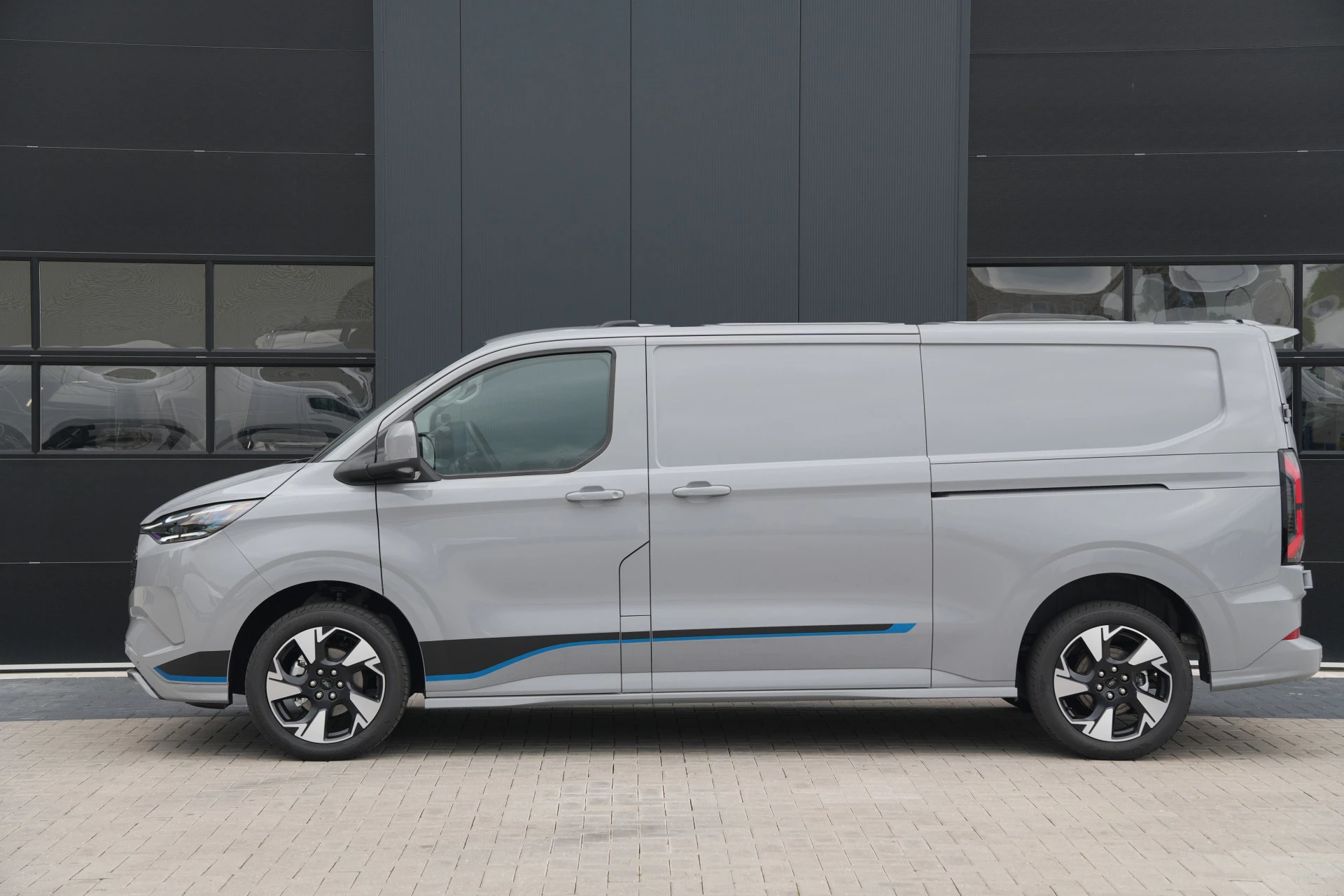 Hoofdafbeelding Ford E-Transit Custom