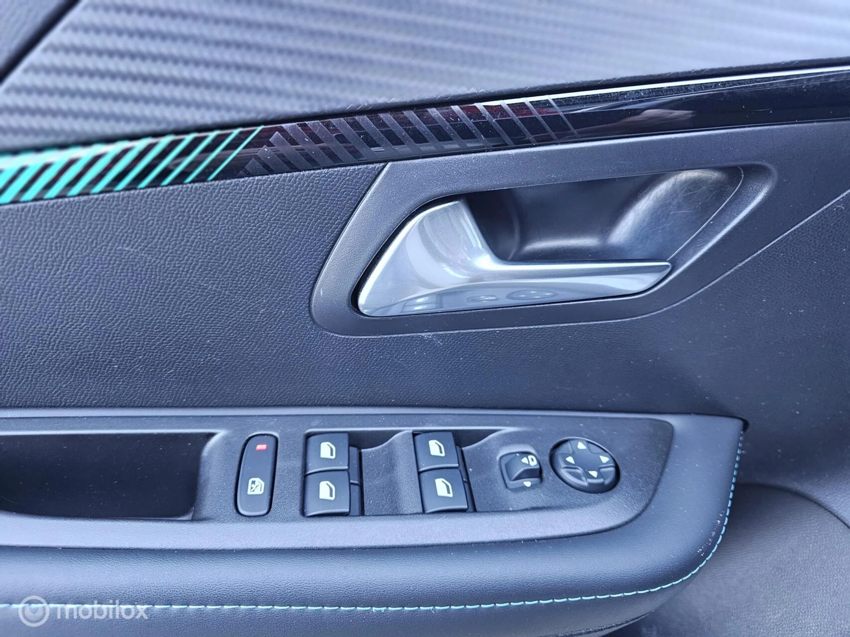 Hoofdafbeelding Peugeot e-208