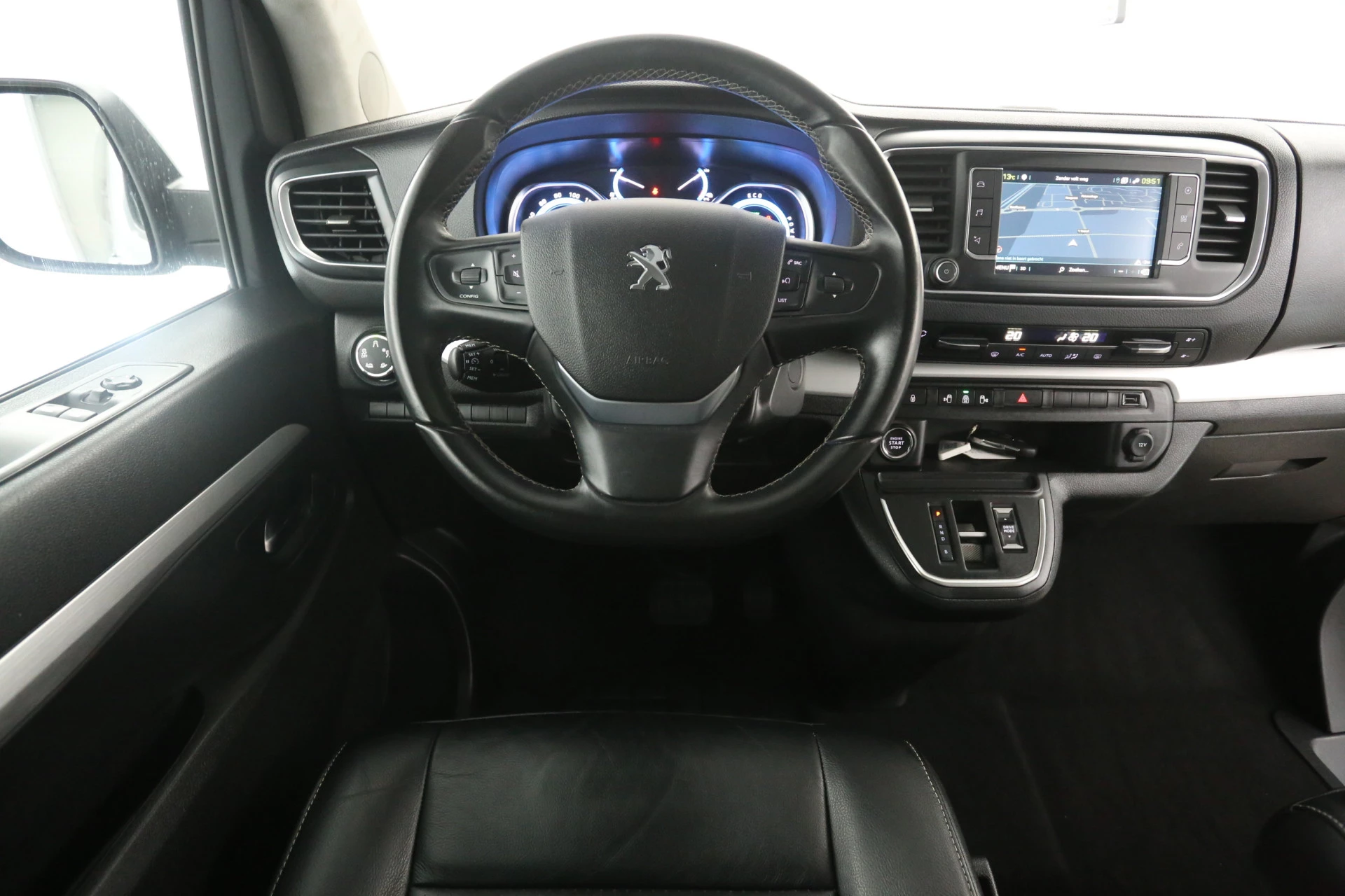 Hoofdafbeelding Peugeot e-Traveller