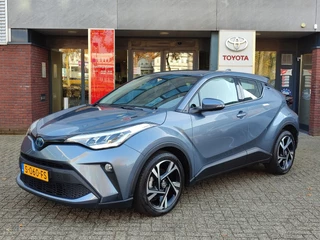 Toyota C-HR 1.8 HYBRID DYNAMIC NL-AUTO 1E-EIG BLIND SPOT KEYLESS PARK-SENSOREN NAVI APPLE/ANDROID 18'' LM-VELGEN CAMERA AD-CRUISE CLIMA