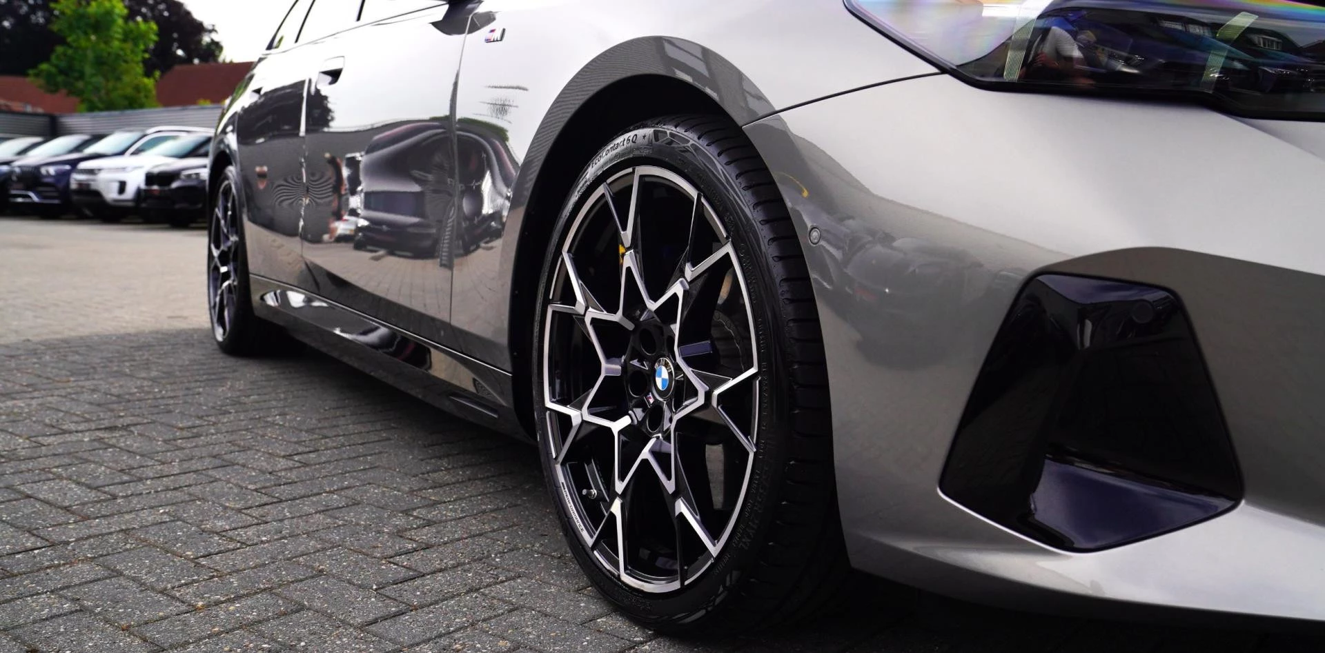 Hoofdafbeelding BMW i5