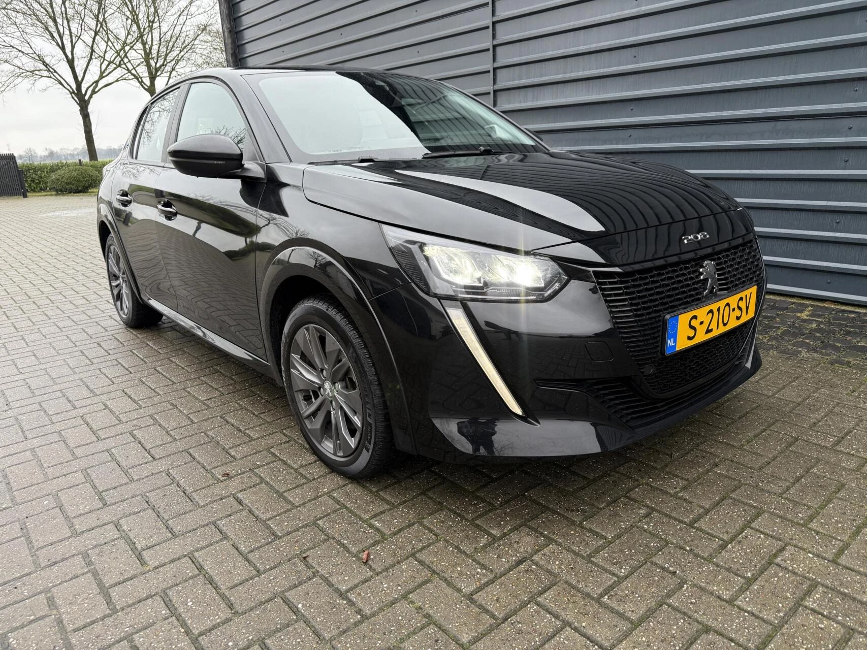 Hoofdafbeelding Peugeot e-208