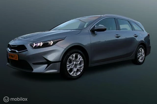 Hoofdafbeelding Kia Ceed Sportswagon Kia Ceed Sportswagon 1.5 T-GDi 160 PK DynamicLine, Trekhaak, Clima, Navi, App connect, Pdc + Camera