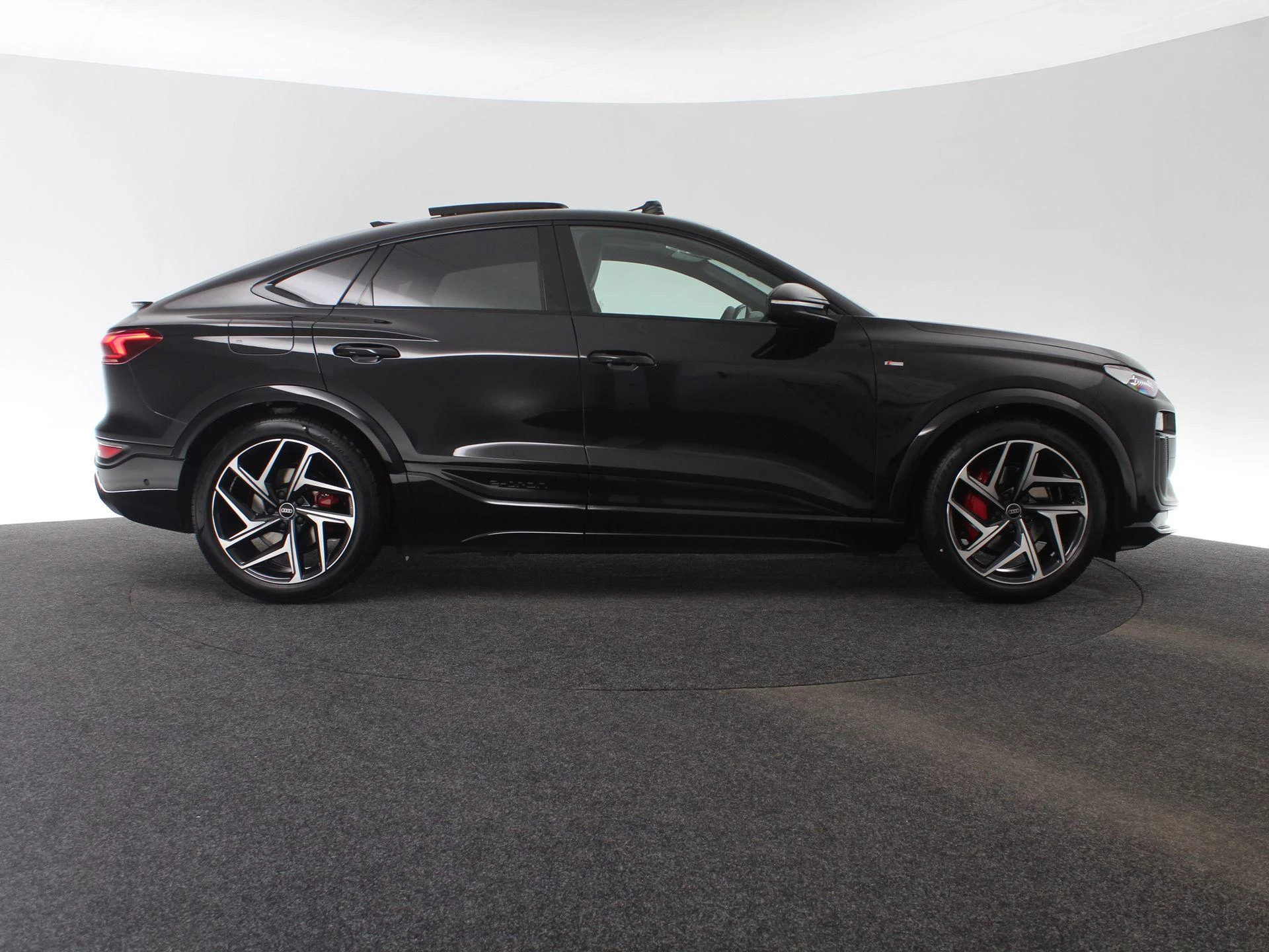 Hoofdafbeelding Audi Q6 e-tron
