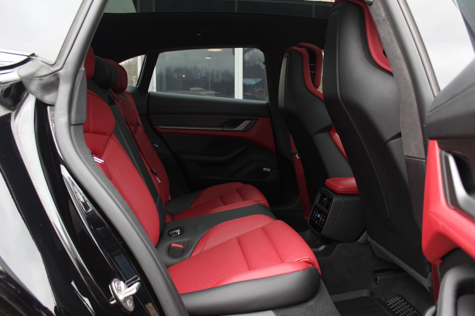 Hoofdafbeelding Porsche Taycan