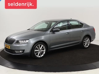 Skoda Octavia 1.4 TSI Elegance | Leder | Stoelverwarming |  Trekhaak | Xenon | Navigatie | Parkeerhulp | Climate control | Keyless | Cruise control