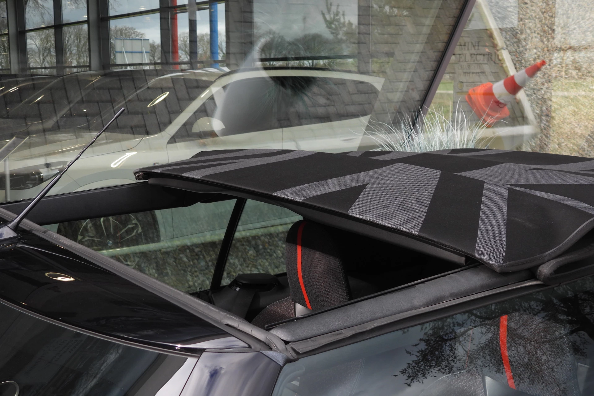 Hoofdafbeelding MINI Cooper Cabrio