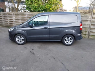 Ford Transit Courier 1.5 TDCI Limited  zeer compleet