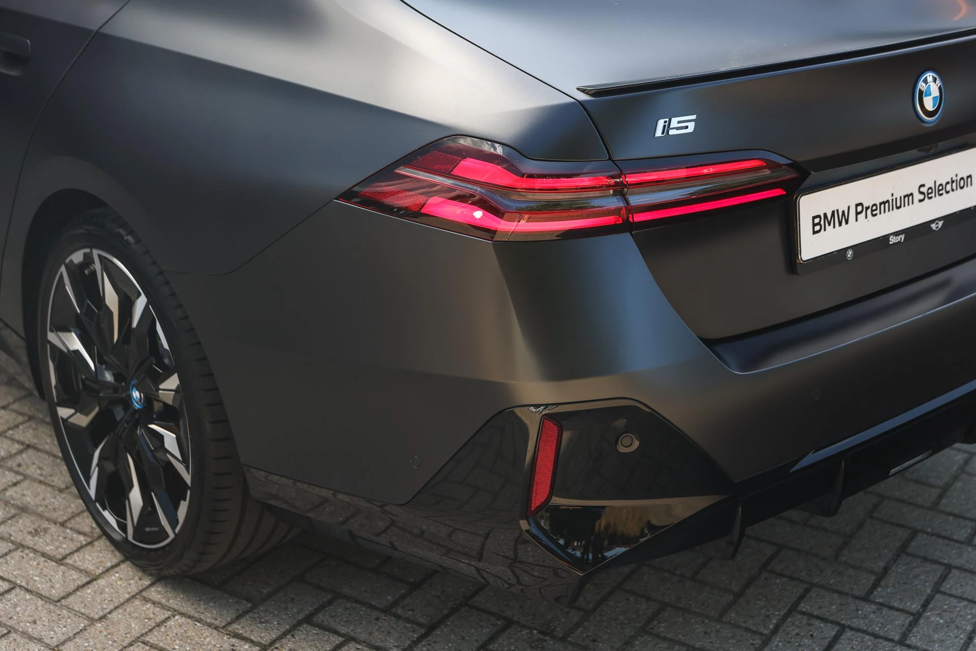 Hoofdafbeelding BMW i5