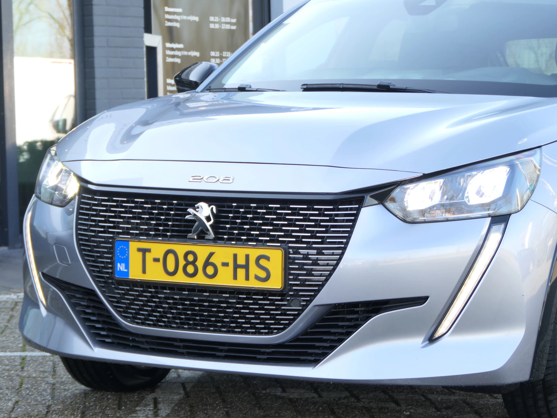 Hoofdafbeelding Peugeot e-208