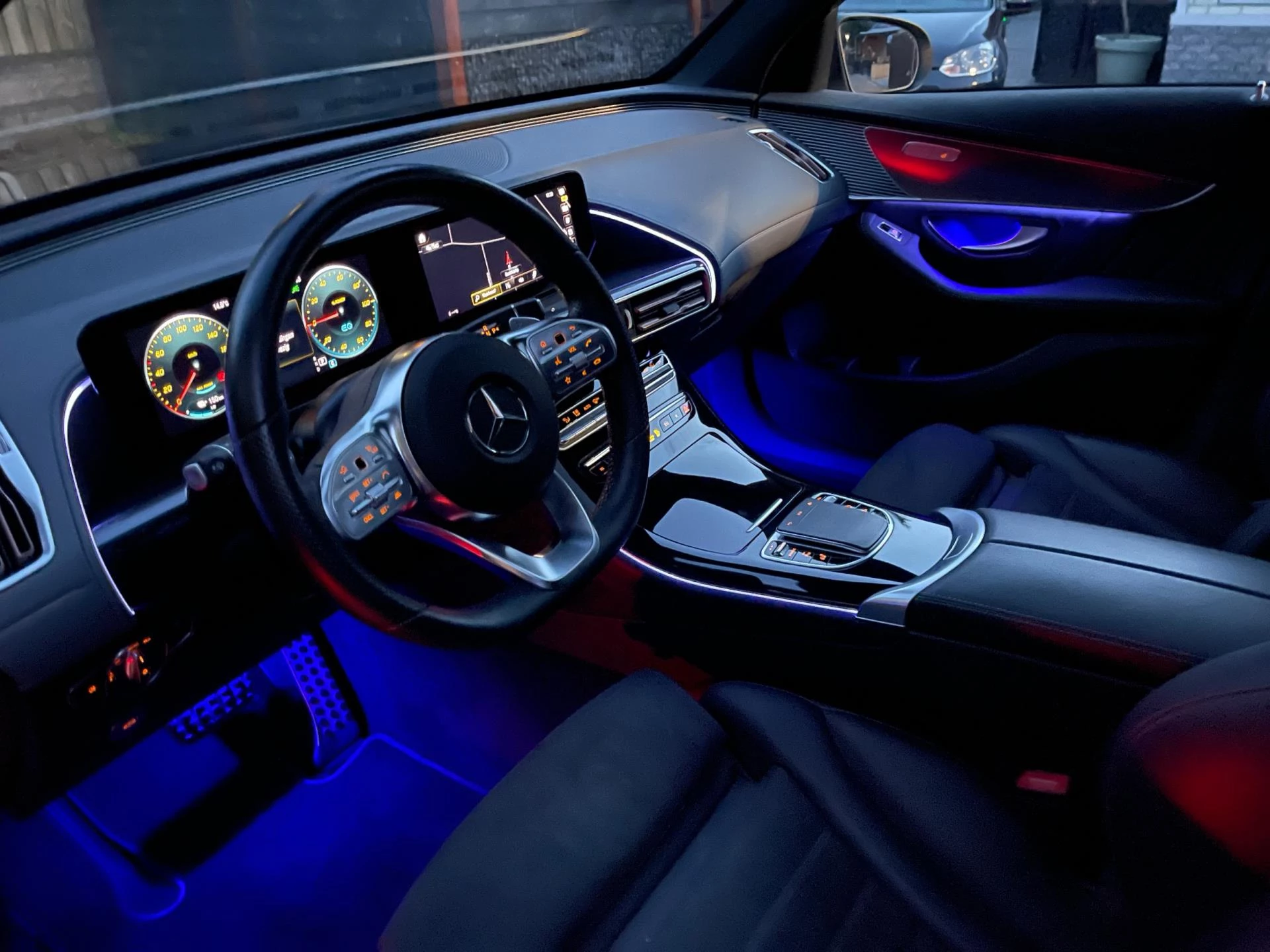 Hoofdafbeelding Mercedes-Benz EQC