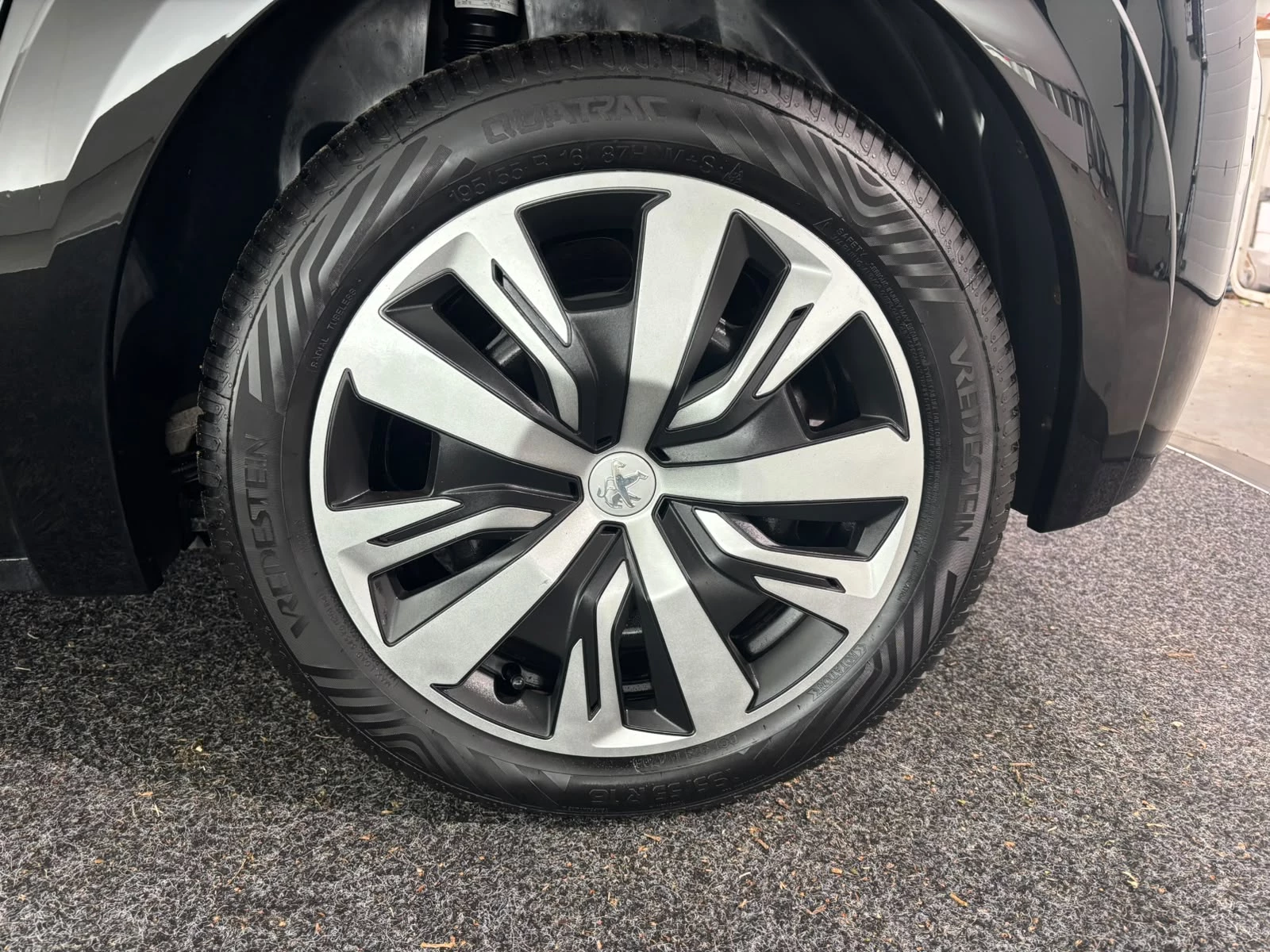 Hoofdafbeelding Peugeot e-208