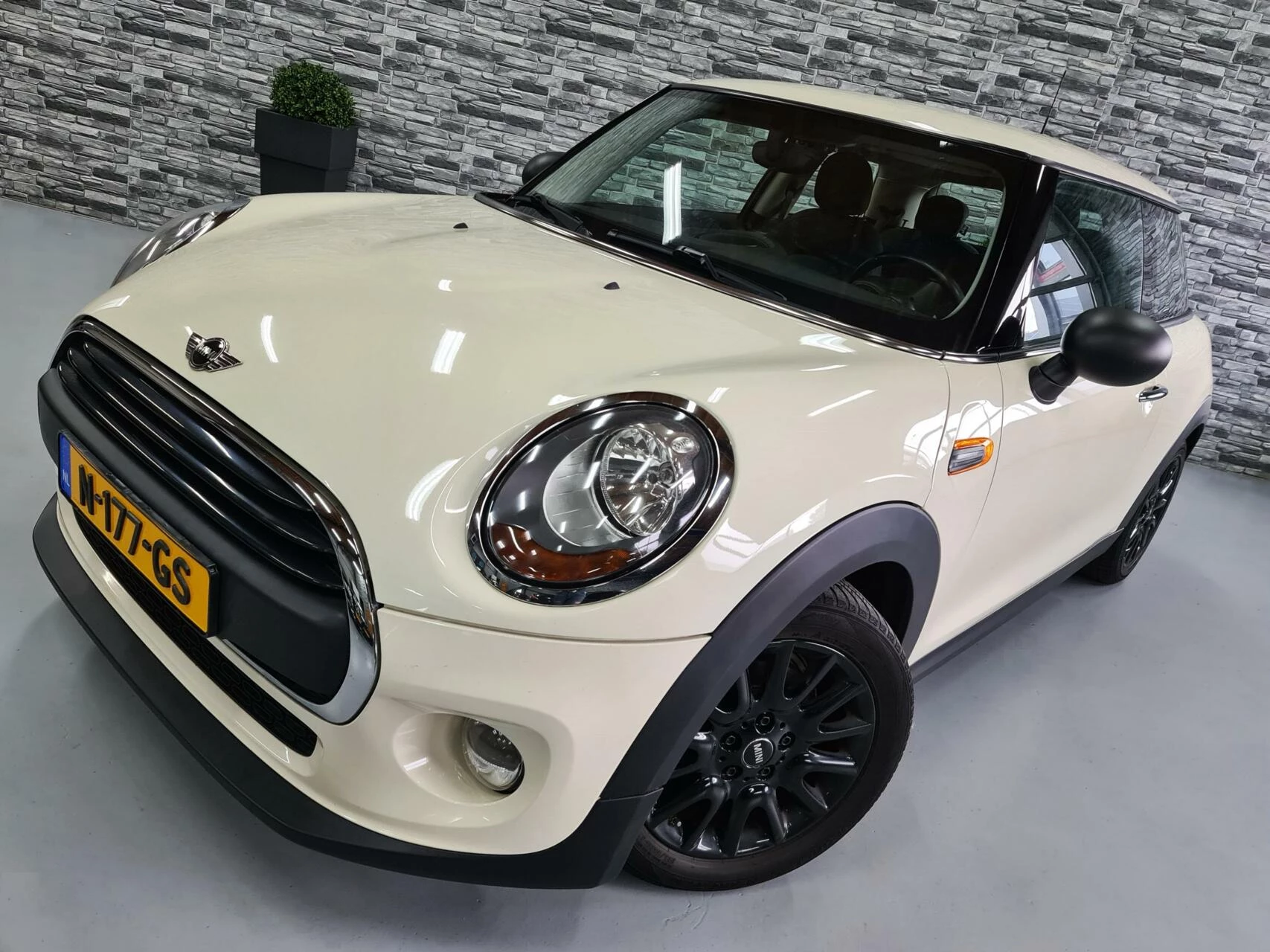 Hoofdafbeelding MINI One