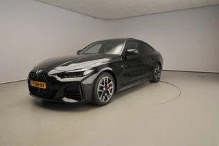 BMW 4 Serie Gran Coupé 420i | M-Sportpakket | LED | HUD | Schuifdak | Sportstoelen | Stoelverwarming | DAB | Harman-kardon sound | Alu 18 inch