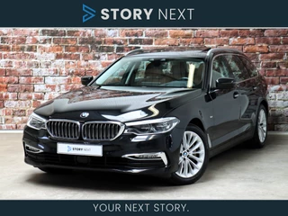 BMW 5 Serie Touring 530i High Executive Luxury Line Automaat / Navigatiesysteem Professional / Panoramadak / Trekhaak / Comfortstoelen / Driving Assistant Plus / Adaptieve LED-koplampen / Hifi / Stuurwielrand Verwarmd / Achteruitrijcamera / Head-Up Display / Stoelverwarming