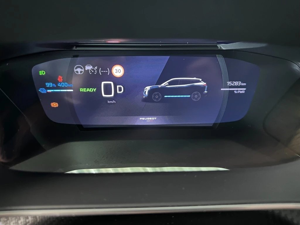 Hoofdafbeelding Peugeot e-2008