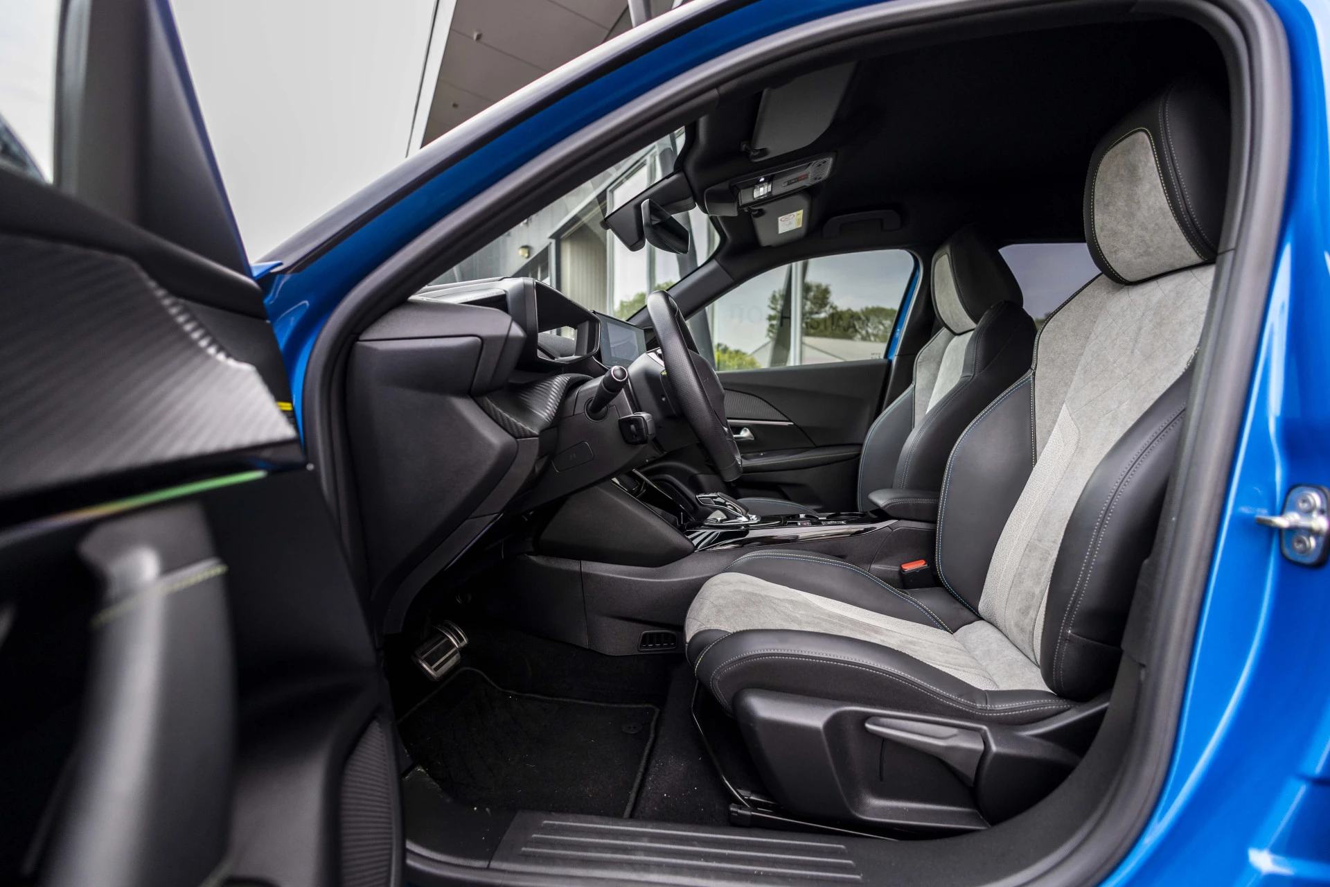 Hoofdafbeelding Peugeot e-2008