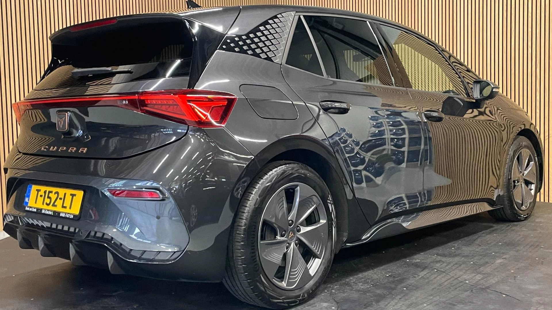 Hoofdafbeelding CUPRA Born